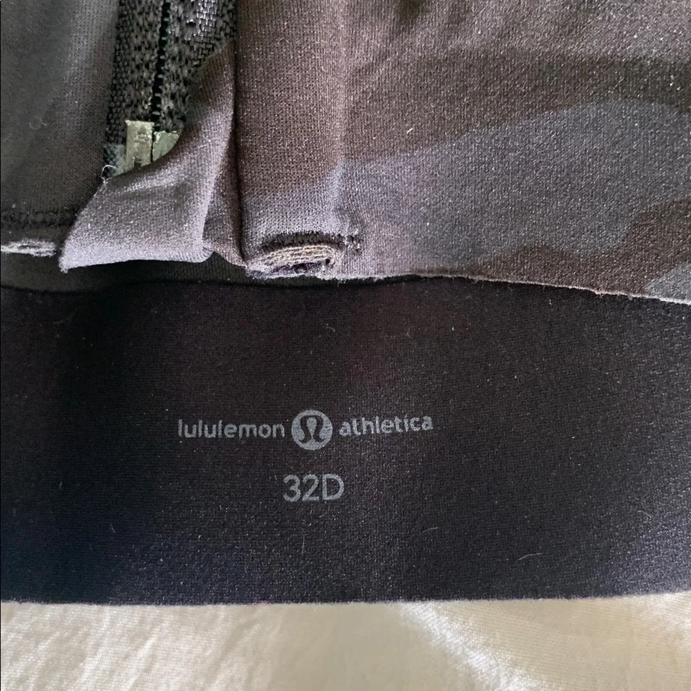 Lululemon Athletica Black Camouflage Sports Bra - Picture 3 of 4